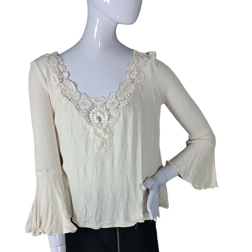 Toxik3 Bohemian Blouse Size Medium Flowy 3/4 Sleeves V Neck Lace Neckline